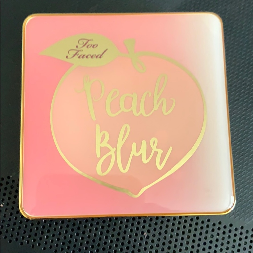 Too Faced Peach Blur